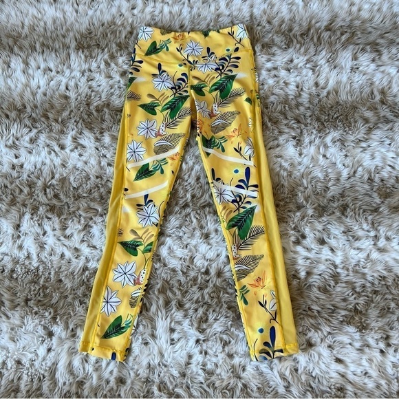 ZYIA Active Light N Tight Floral Hi Rise Leggings Limited Edition - Picture 3 of 9